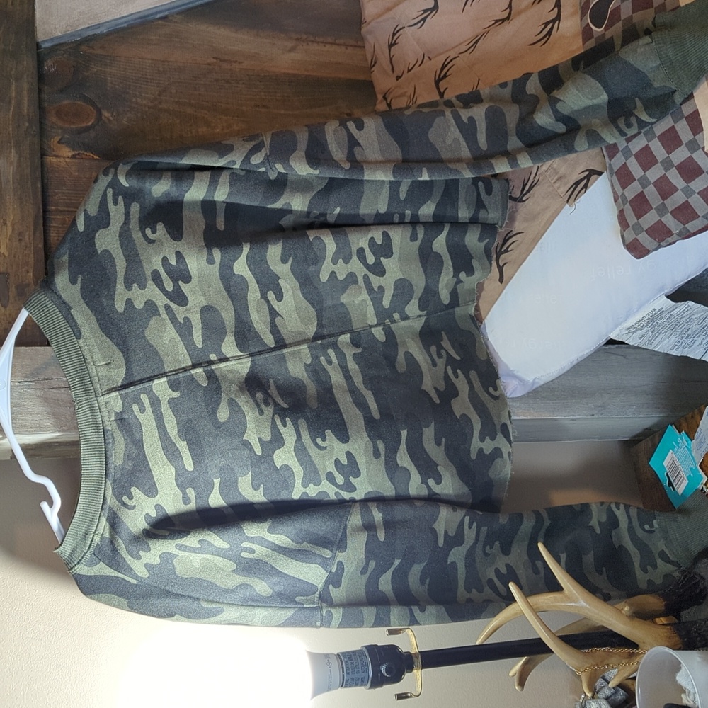 Long sleeve crop top